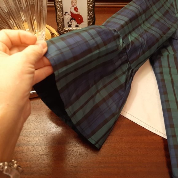 ********* PRICE DROP    Vineyard Vines Blackwatch Flutter Sleeve Top - Picture 2 of 14